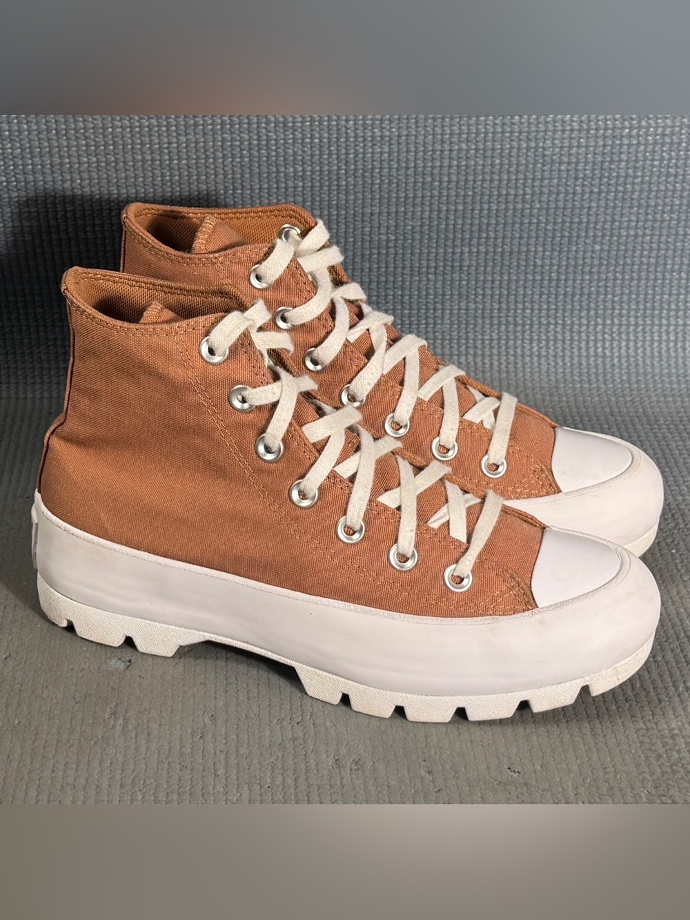 Converse Chuck Taylor All Star Lugged Sneakers Mineral Clay A02565C Women’s Sz 7